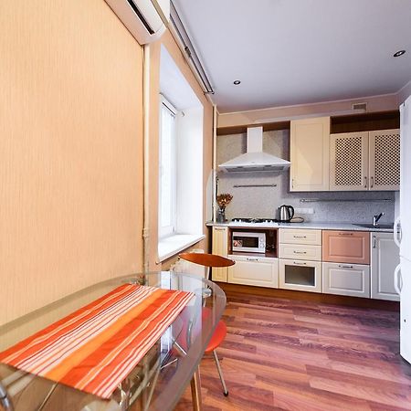 Apartment On Hryhoriia Chuprynky Kiew Exterior foto